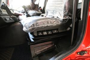 一汽解放 新J6P重卡 领航标载版 新疆款 500马力 6X4 国五牵引车(CA4250P66K25T1A1E5)