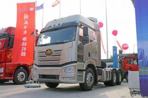 一汽解放 新J6P重卡 荣耀版 550马力 6X4 国五牵引车(CA4250P66K24T1A4E5)