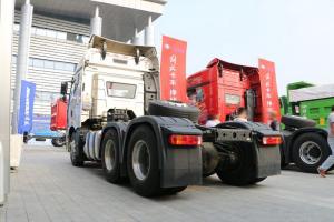 一汽解放 新J6P重卡 荣耀版 550马力 6X4 国五牵引车(CA4250P66K24T1A4E5)