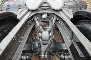 中国重汽 HOWO T7H重卡 标运版 440马力 6X4 国六LNG牵引车(ZZ4257V384HF1LB)