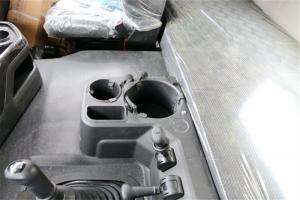 一汽解放青汽 JH6重卡 420马力 6X4 国五牵引车(凸地板)(CA4250P26K2T1E5A80)