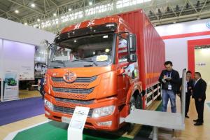 一汽解放青汽 龙VH 2.0版 240马力 4X2 6.65米 国五厢式载货车(CA5189CCYPK2L2E5A80)