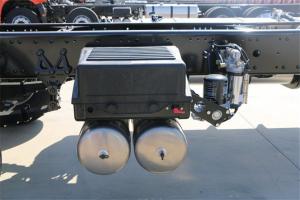 一汽解放青汽 JH6重卡 420马力 8X4 9.5米 国五栏板载货车(CA1310P25K2L7T4E5A80)