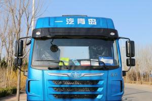 一汽解放青汽 龙VH 220马力 6X2 6.7米 国五厢式载货车(CA5254XXYPK2L5T3E5A80)