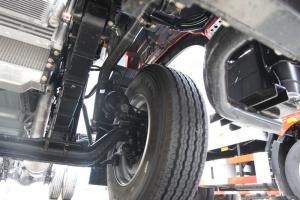 一汽解放青汽 龙VH中卡 220马力 4X2 6.75米单排栏板载货车(国六)(CA1180PK15L2E6A80)