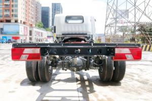 江铃 凯锐EV 4.5T 4.2米单排厢式 82.43kWh 纯电动轻卡载货车(JX5043XXYTGD25BEV)