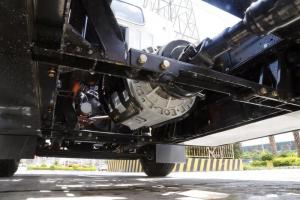 江铃 凯锐EV 4.5T 4.2米单排厢式 82.43kWh 纯电动轻卡载货车(JX5043XXYTGD25BEV)