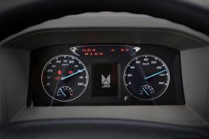 江铃 凯锐EV 4.5T 4.15米单排 73kWh 纯电动厢式轻卡载货车(JX5043XXYTGA25BEV)