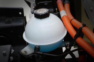 江铃 凯锐EV 4.5T 4.15米单排 73kWh 纯电动厢式轻卡载货车(JX5043XXYTGA25BEV)