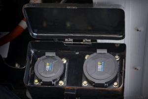 江铃 凯锐EV 4.5T 4.15米单排 73kWh 纯电动厢式轻卡载货车(JX5043XXYTGA25BEV)