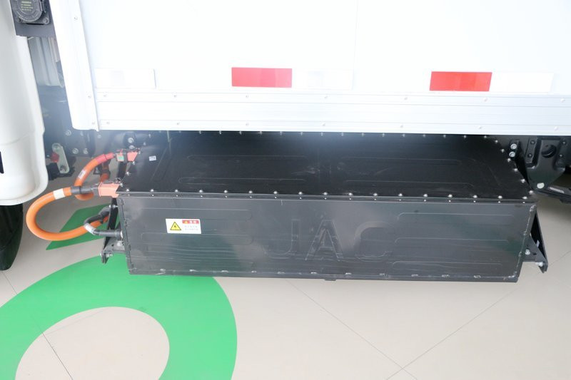江淮 帅铃i3 3.1T 3.5米单排厢式 58.752kWh 纯电动轻卡载货车(HFC5031XXYEV2)