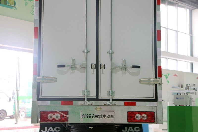江淮 帅铃i3 3.1T 3.5米单排厢式 58.752kWh 纯电动轻卡载货车(HFC5031XXYEV2)