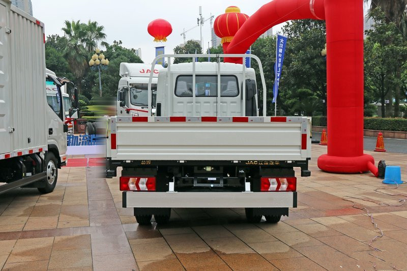 江淮 帅铃Q3 全能版 152马力 3.145米 国五双排栏板轻卡载货车(HFC1041R73K1C3V-1)