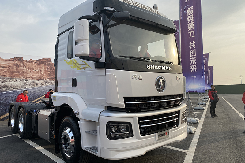 陕汽商用车 轩德翼3 500马力 6×4 国六 轻量化牵引车