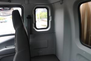 福田 奥铃大黄蜂 210马力 6.8米 国五排半厢式载货车(BJ5186XXY-A1)