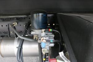 福田 奥铃大黄蜂 210马力 6.8米 国五排半厢式载货车(BJ5186XXY-A1)