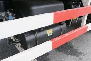福田 奥铃大黄蜂 210马力 6.8米 国五排半厢式载货车(BJ5186XXY-A1)
