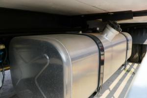 福田 奥铃大黄蜂 210马力 6.1米 国五排半厢式载货车(BJ5186XXY-A1)