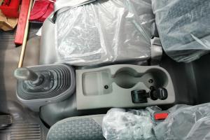 庆铃 五十铃KV100 115马力 4.25米 国五单排栏板轻卡载货车(QL1045AMHA)