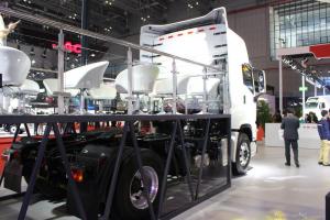 庆铃 五十铃巨咖 420马力 4X2 国五牵引车(QL4180W1KDR)
