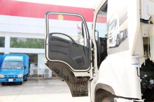庆铃 五十铃巨咖 460马力 6X4 国五牵引车(速比3.07)(QL4250W2NCZ)