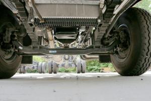 东风商用车 天锦中卡 180马力 4X2 6.75米 国五仓栅式载货车(DFH5160CCYBX1JVA)