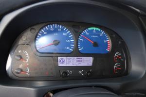 东风商用车 天龙重卡 220马力 4X2 9.6米 国五厢式载货车底盘(DFH5180XXYB1)