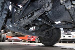 东风商用车 天龙重卡 220马力 4X2 9.6米 国五厢式载货车底盘(DFH5180XXYB1)