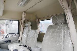 东风商用车 天锦中卡 160马力 4X2 6.75米 国五厢式载货车(DFH5110XXYBX1V)