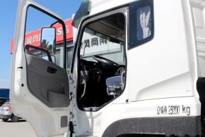 东风商用车 天龙重卡 245马力 6X2 9.6米 国五厢式载货车(DFH5250XXYAX1V)