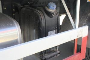东风商用车 天龙重卡 245马力 6X2 9.6米 国五厢式载货车(DFH5250XXYAX1V)