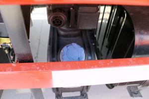 东风商用车 天锦中卡 160马力 4X2 6.75米 国五仓栅式载货车(DFH5160CCYBX1JV)