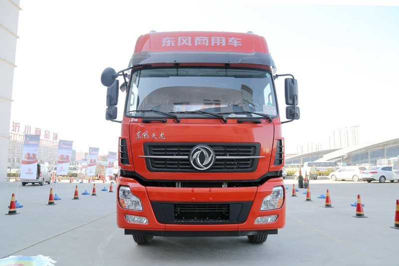 东风商用车 天龙重卡 315马力 8X4 9.4米 国五栏板载货车(DFH1310A1)