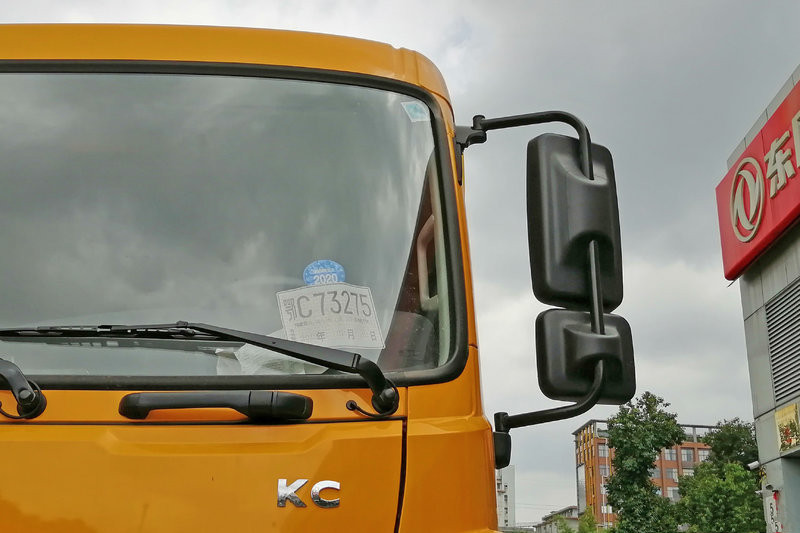 东风商用车 天龙KC重卡 340马力 8X4 5.8米 国五自卸车(DFH3310A8)