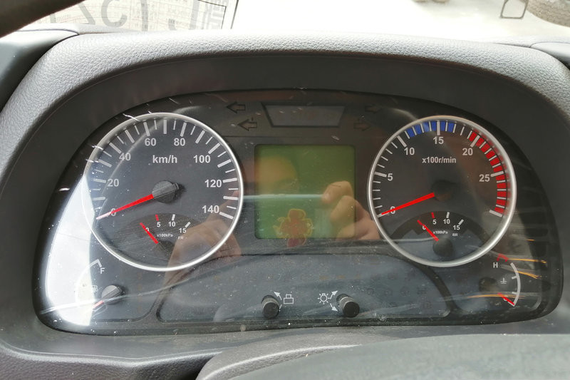 东风商用车 天龙KC重卡 340马力 8X4 5.8米 国五自卸车(DFH3310A8)