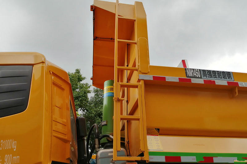 东风商用车 天龙KC重卡 340马力 8X4 5.8米 国五自卸车(DFH3310A8)
