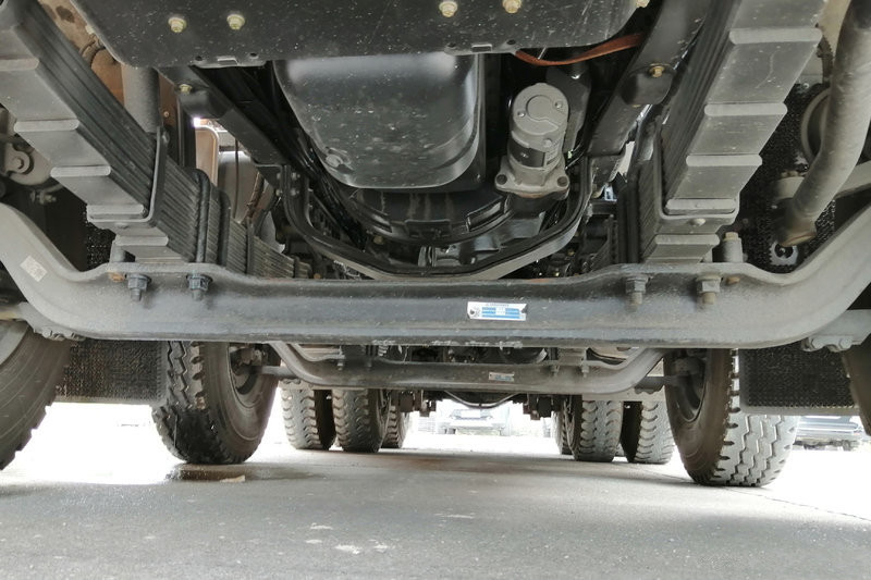 东风商用车 天龙KC重卡 340马力 8X4 5.8米 国五自卸车(DFH3310A8)