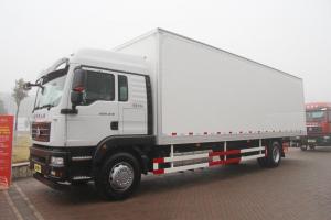 中国重汽 汕德卡SITRAK C5H重卡 310马力 9.6米厢式 国五载货车(ZZ5186XXYN711GE1)