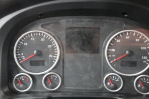 中国重汽 汕德卡SITRAK C5H重卡 310马力 9.6米厢式 国五载货车(ZZ5186XXYN711GE1)