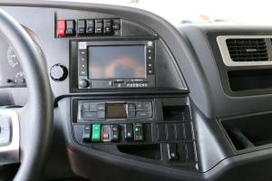 中国重汽 汕德卡SITRAK C7H重卡 480马力 6X4 国六LNG牵引车(ZZ4256V384HF1LB)