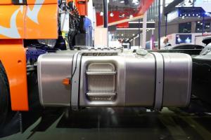 中国重汽 汕德卡SITRAK C7H重卡 500马力 6X4 国六AMT自动挡牵引车(ZZ4256V324HF1B)