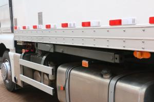 中国重汽 汕德卡SITRAK C7H重卡 480马力 6X2 国五中置轴货运车(ZZ5266ZKXV603HE1)