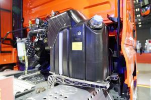 中国重汽 汕德卡SITRAK C7H重卡 500马力 6X4 国六AMT自动挡牵引车(ZZ4256V324HF1B)