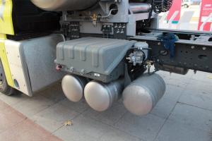 中国重汽 汕德卡SITRAK C7H重卡 430马力 6X4 国五LNG牵引车(ZZ4256V384HE1LB)