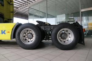 中国重汽 汕德卡SITRAK C7H重卡 540马力 6X4 国五自动挡牵引车(AMT手自一体)(高顶)(ZZ4256V324HE1B)