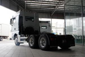 中国重汽 汕德卡SITRAK C7H重卡 440马力 6X4 国五危险品牵引车(ZZ4256V324HE1W)