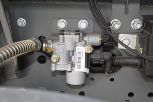 中国重汽 汕德卡SITRAK C7H重卡 440马力 6X4 国五危险品牵引车(ZZ4256V324HE1W)