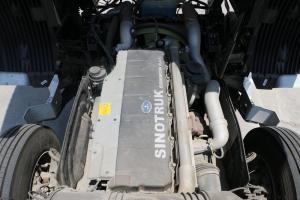 中国重汽 汕德卡SITRAK C7H重卡 440马力 6X4 国五牵引车(MCY13Q后桥)(ZZ4256V324HE1B)