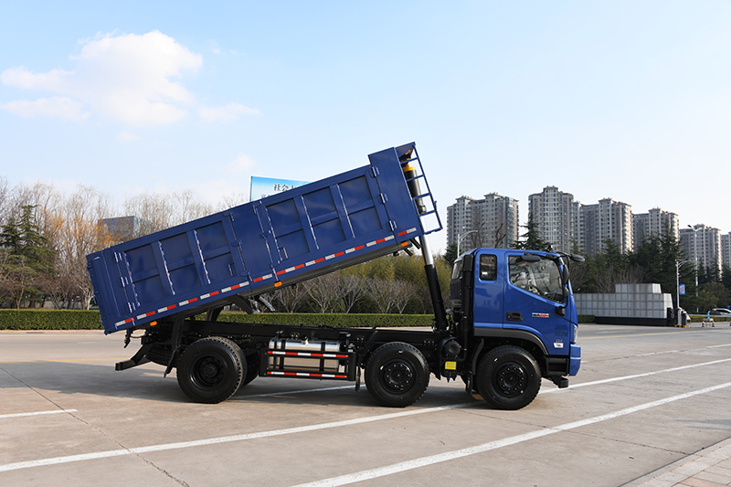 福田瑞沃 ES3 220马力 6×2 国五 公路运输自卸车 轻量化型 1800+3000轴距