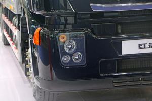 上汽红岩 杰狮C500 430马力 6X2 9.7米 国五 厢式载货车(CQ5256XYKHXVG623A)